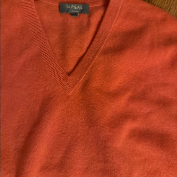 n.peal Other - Men's V-Neck cashmere Sweater in orange